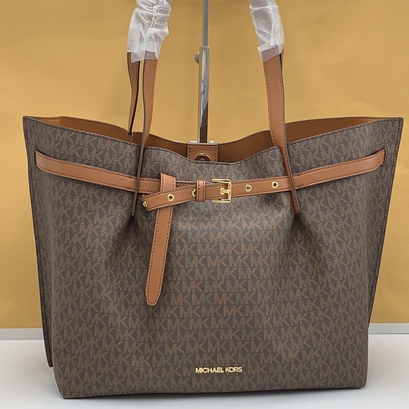 MICHAEL KORS 
Emilia Large Logo Tote Bag BROWN SIGNATURE COLOR - Picture 4 of 15